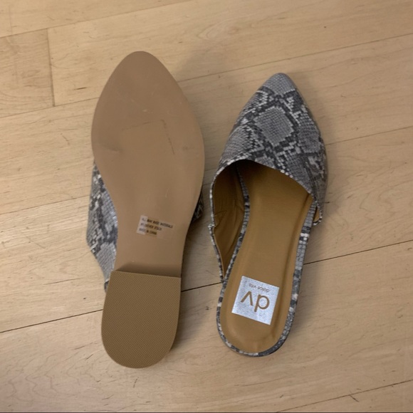 NWOT DV Dolce Vita “Imalia” slides - Picture 3 of 5